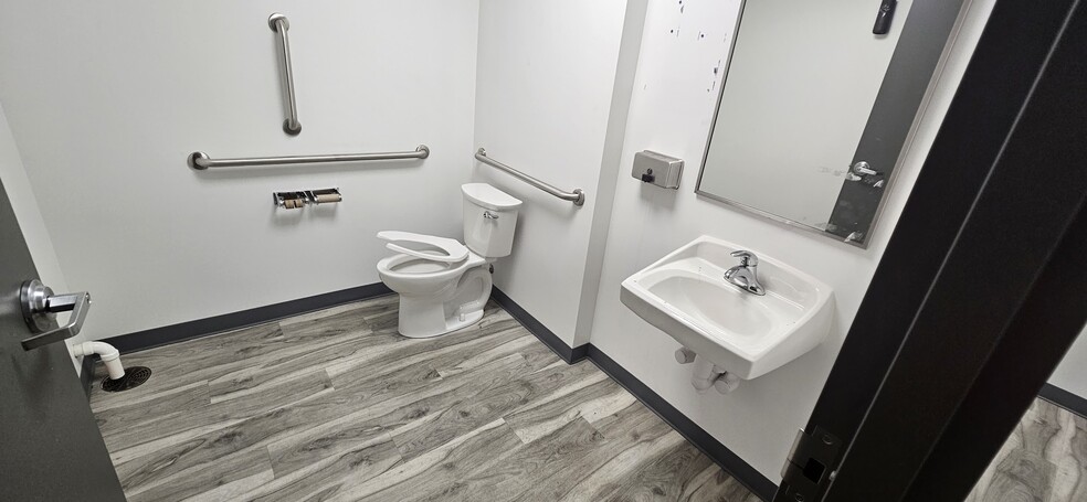 2655-2711 S Dixie Hwy, Kettering, OH for lease - Interior Photo - Image 3 of 25