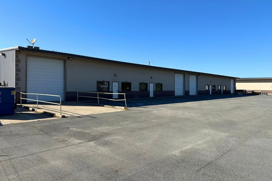21 Collins Industrial Pl, North Little Rock, AR à louer - Photo du bâtiment - Image 1 de 8