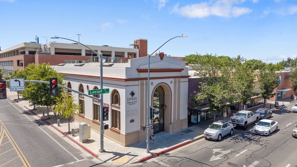 119 S Locust St, Visalia, CA for sale - Building Photo - Image 2 of 8
