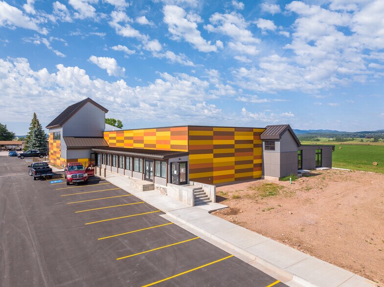 7201 S Highway 16, Rapid City, SD à louer - Photo du bâtiment - Image 2 de 11