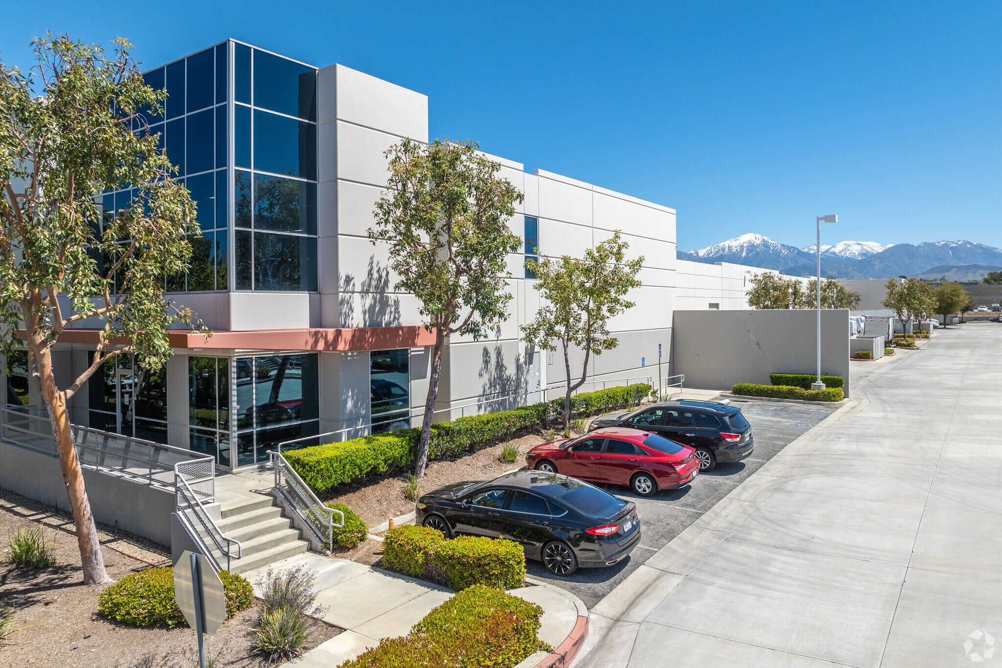 1351 W Park Ave, Redlands, CA for lease Primary Photo- Image 1 of 6