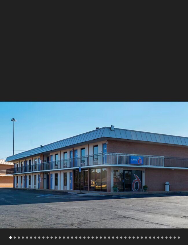 Plus de détails pour 1004 Saint Patricks Dr, Perry, GA - Services hôteliers à vendre