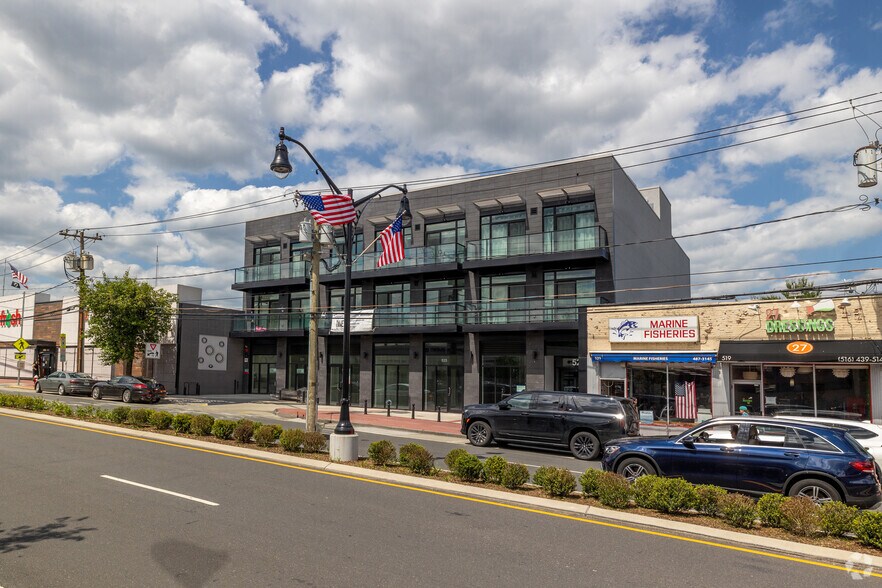 523-531 Middle Neck Rd, Great Neck, NY à vendre - Photo du bâtiment - Image 2 de 24