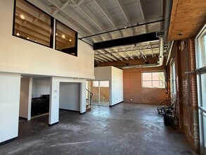 4000 East Side Ave, Dallas, TX for lease Interior Photo- Image 2 of 6