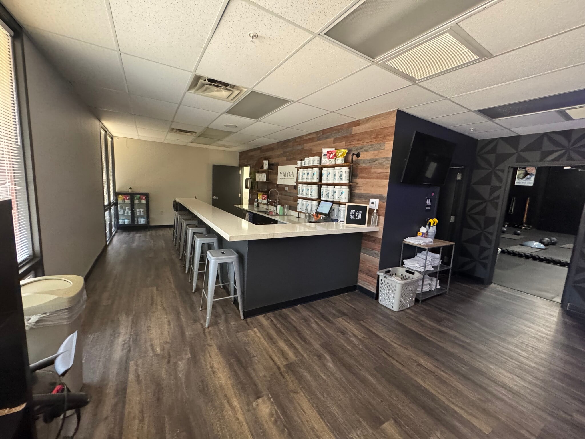 20830 N 25th Pl, Phoenix, AZ for lease Interior Photo- Image 1 of 7