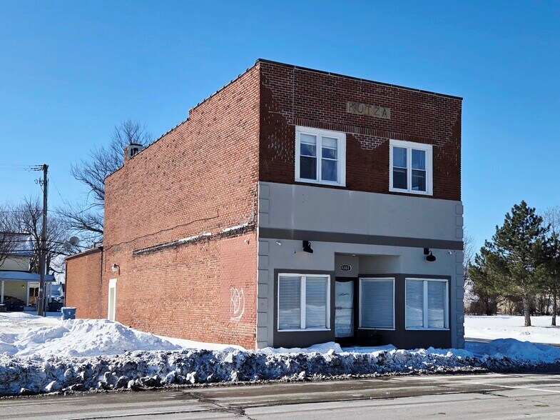 1302 Broadway, Lorain, OH à vendre - Photo du bâtiment - Image 2 de 37