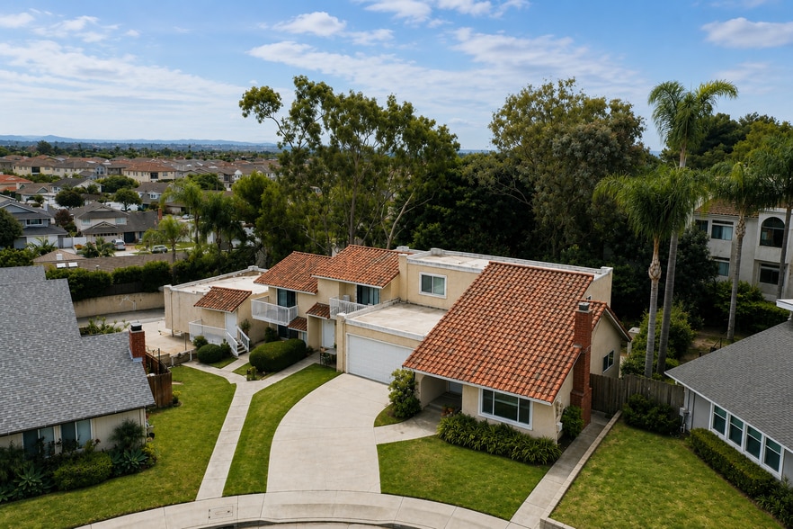 17172 Harbor Bluffs Cir, Huntington Beach, CA à vendre - Photo du bâtiment - Image 3 de 7