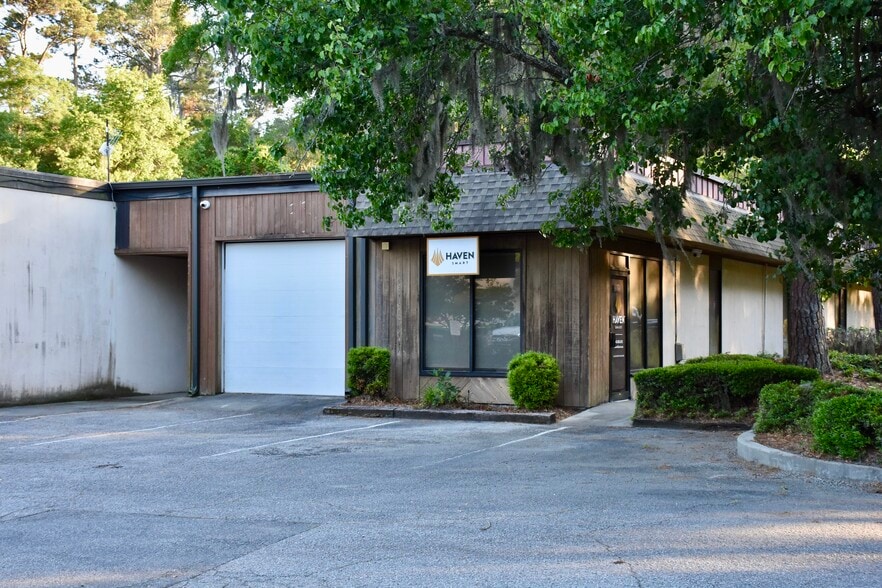 1 Mathews Dr, Hilton Head Island, SC à vendre - Photo principale - Image 1 de 9