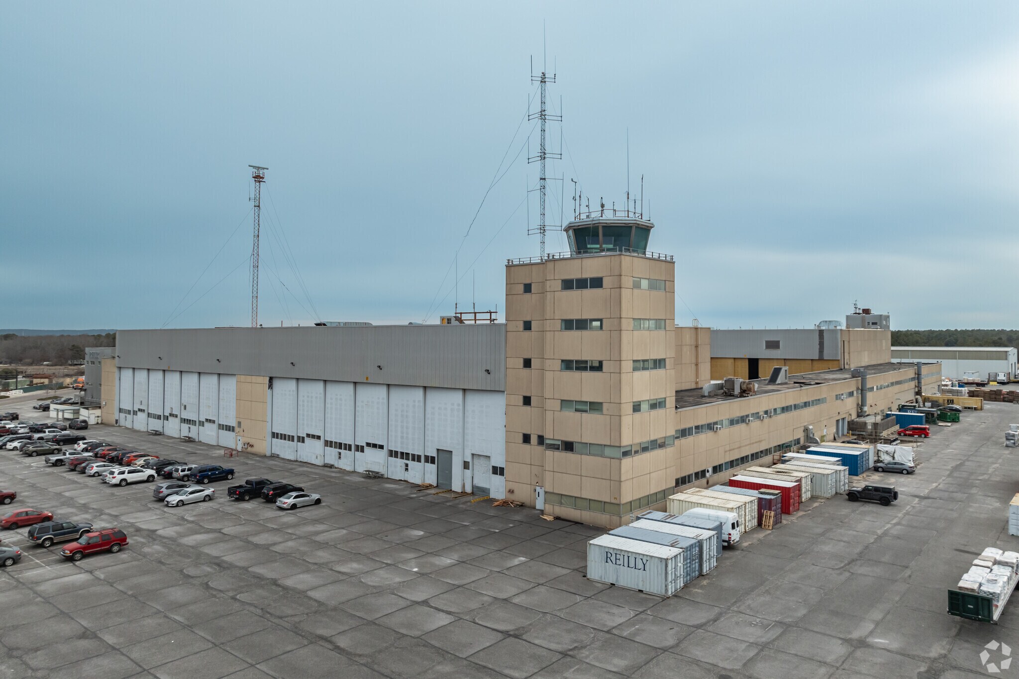 901-931 Burman Blvd, Calverton, NY à louer Photo du bâtiment- Image 1 de 6