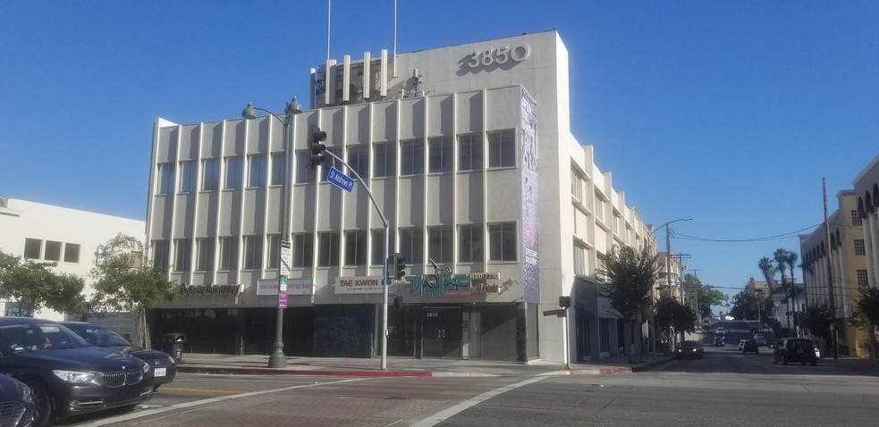 3850 Wilshire Blvd, Los Angeles, CA à louer - Photo du bâtiment - Image 1 de 5