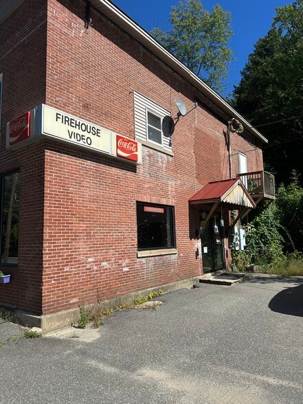 525 Main St, Wilton, ME for lease - Building Photo - Image 2 of 5
