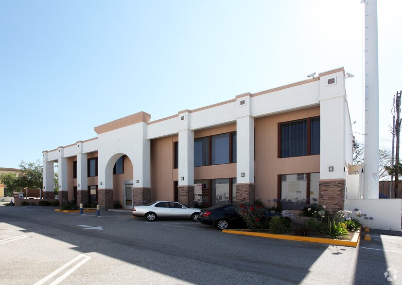 8780 Valley Blvd, Rosemead, CA à louer - Photo du bâtiment - Image 3 de 56