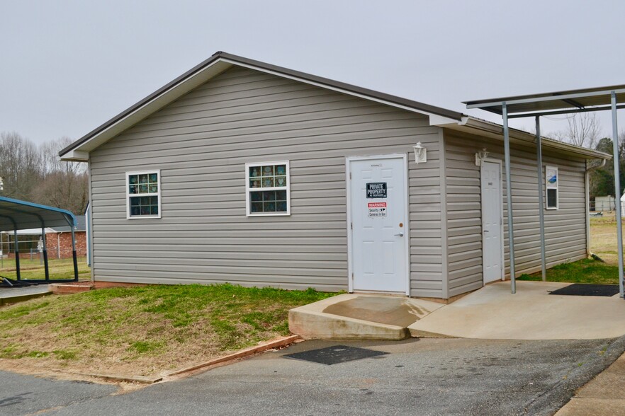 143 Henrietta St, Ellenboro, NC à vendre - Photo du b timent - Image 3 de 7