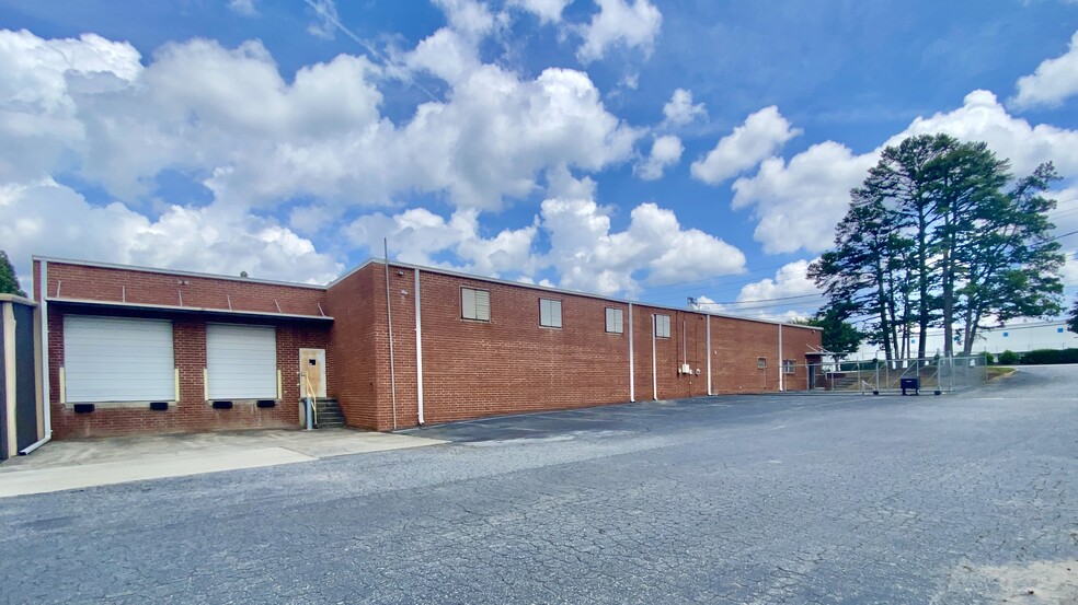 2411 Sullivan Rd, College Park, GA for lease - Building Photo - Image 2 of 15