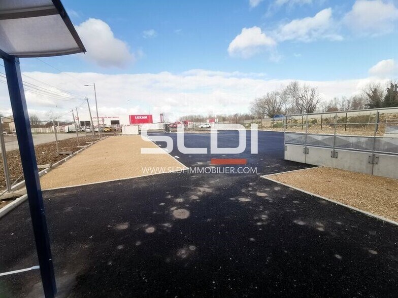 Petite Rue De La Plaine, Bourgoin-Jallieu for lease - Building Photo - Image 3 of 3