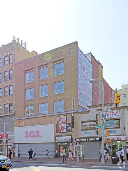 162-04 Jamaica Ave, Jamaica, NY à louer - Photo du bâtiment - Image 1 de 3