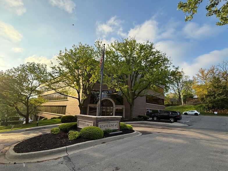 1901 W 47th Pl, Westwood, KS for lease - Building Photo - Image 2 of 4