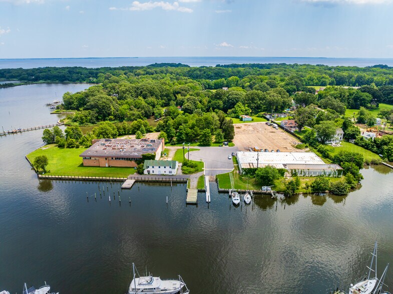 4800 Atwell Rd, Shady Side, MD à vendre - Photo du bâtiment - Image 1 de 19