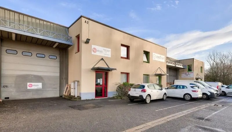 Office in Pontault-Combault for lease - Building Photo - Image 1 of 7