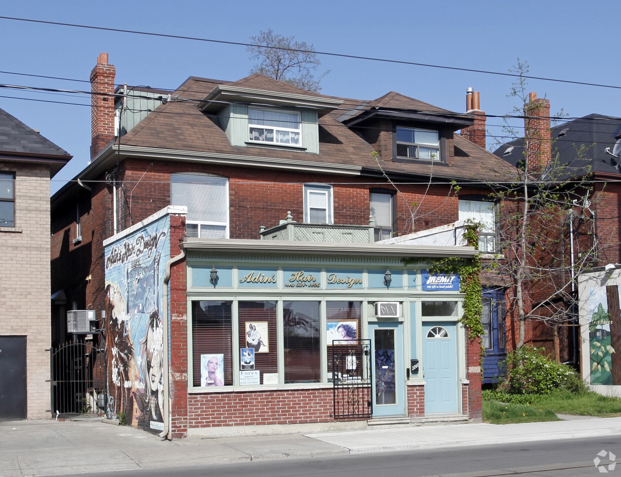 2267 Dundas St W, Toronto, ON à vendre Photo principale- Image 1 de 1