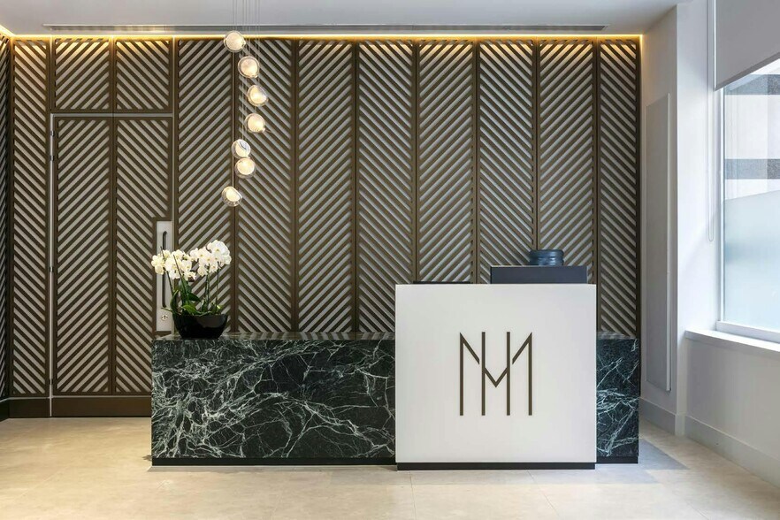 1A Lloyds Ave, Londres à louer - Photo du bâtiment - Image 3 de 30