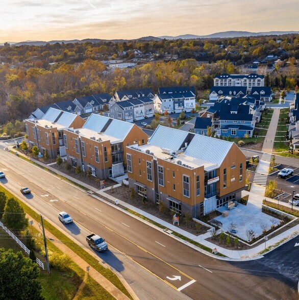 610-620 Riverside Shops Way, Charlottesville, VA à louer - Photo du bâtiment - Image 3 de 11