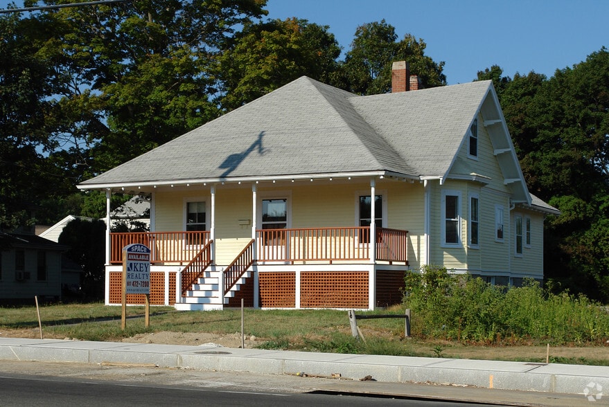 879 Main St, Weymouth, MA à louer - Photo du bâtiment - Image 3 de 5