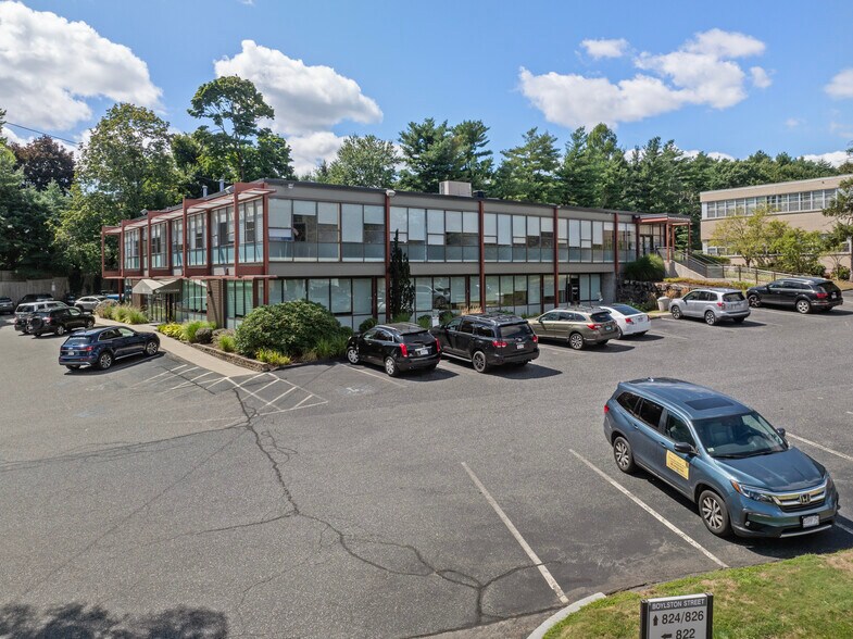 824-826 Boylston St, Brookline, MA à louer - Photo du bâtiment - Image 1 de 4