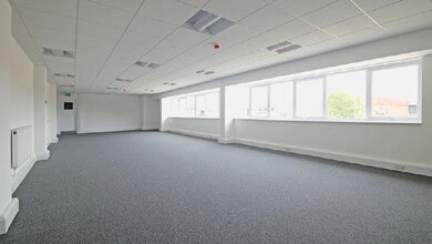 Bath House Rd, Croydon for lease Interior Photo- Image 2 of 2