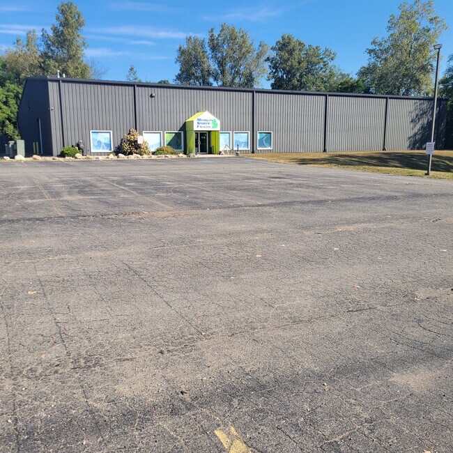 More details for 3055 Shirley Dr, Jackson, MI - Retail for Sale