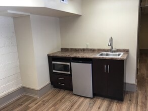 29 Byers St, Staunton, VA for lease Interior Photo- Image 2 of 3