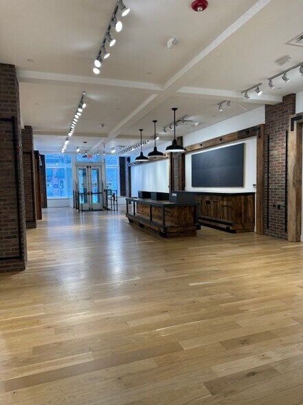 1 Church St, Burlington, VT à louer - Photo du bâtiment - Image 2 de 12