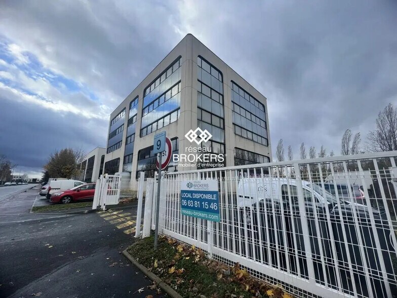 Office in Villebon-sur-Yvette for lease - Building Photo - Image 1 of 10