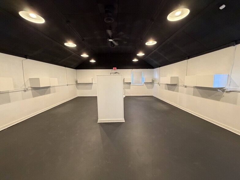 5759 Princess Anne Rd, Virginia Beach, VA à louer - Photo intérieure - Image 2 de 11