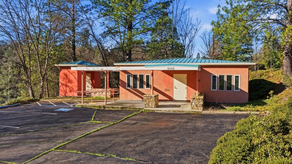 1005 Fowler Way, Placerville, CA à vendre - Photo principale - Image 1 de 57