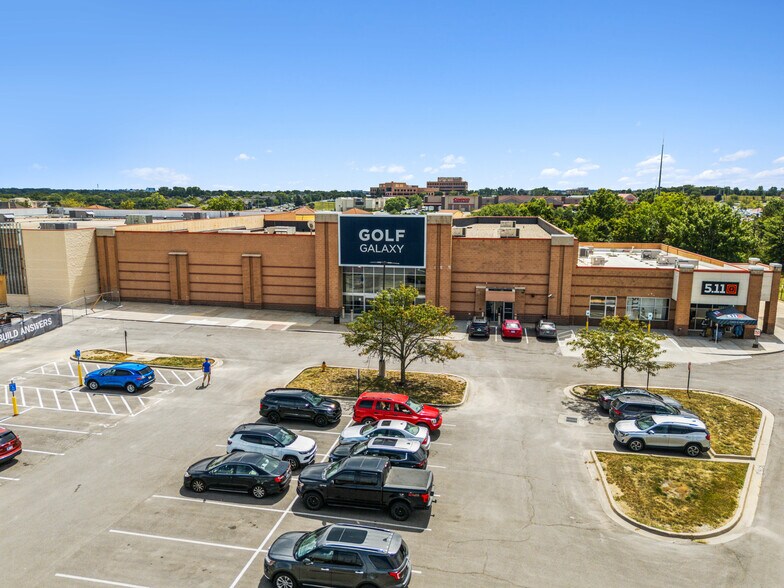 12020 Metcalf Ave, Overland Park, KS à vendre - Photo du bâtiment - Image 2 de 4