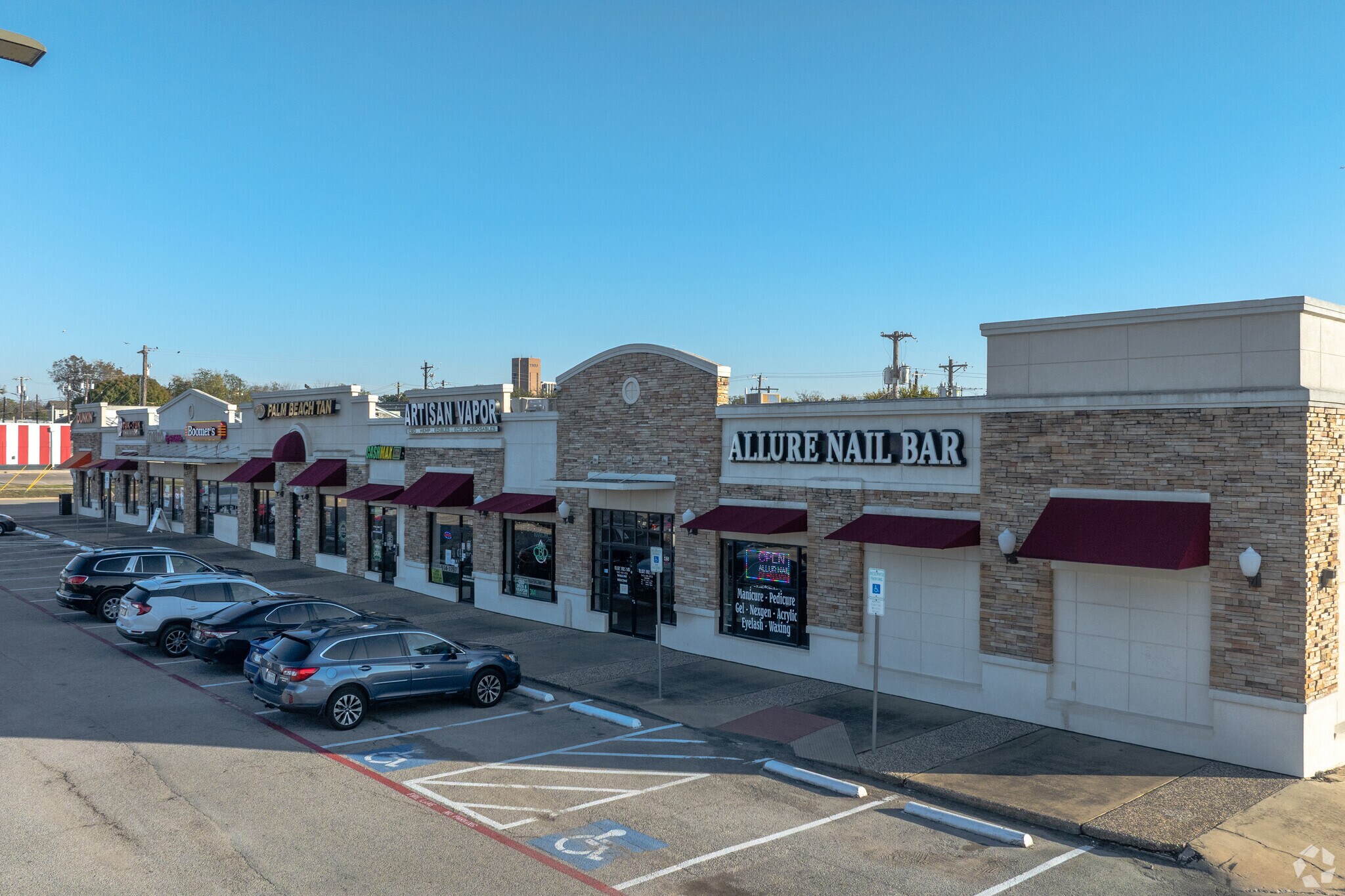 401-415 W University Dr, Denton, TX for lease Primary Photo- Image 1 of 2