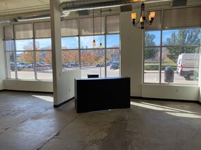 611 Veterans Ave, West Bend, WI à louer Photo intérieure- Image 2 de 8