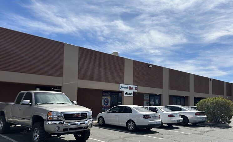 45116 Commerce St, Indio, CA à vendre - Photo du bâtiment - Image 1 de 8