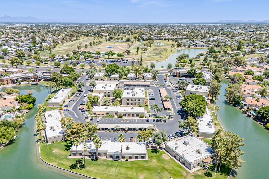 2222 S Dobson Rd, Mesa, AZ à vendre - Photo du bâtiment - Image 3 de 30