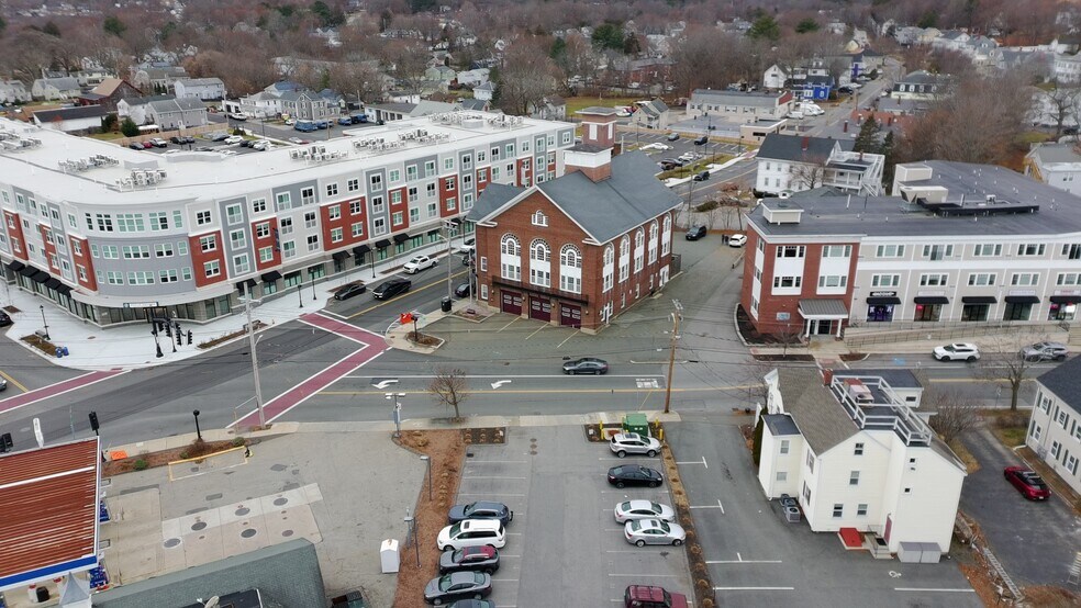 135 Maple St, Danvers, MA à vendre - Photo du bâtiment - Image 3 de 4