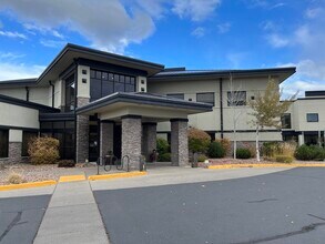 1342 NE Medical Center Dr, Bend, OR for lease Interior Photo- Image 1 of 3