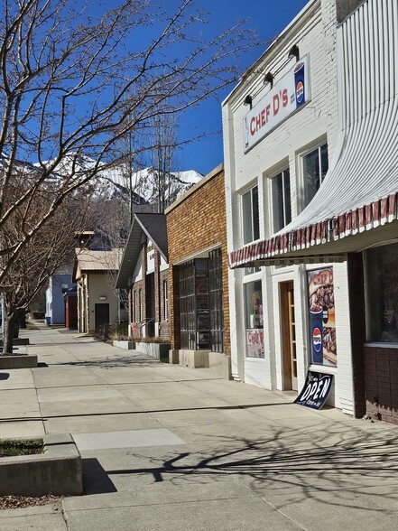 81 E Main St, Wellsville, UT for lease - Building Photo - Image 2 of 3