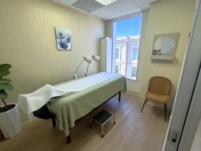 9100 Wilshire Blvd, Beverly Hills, CA for lease Interior Photo- Image 1 of 3