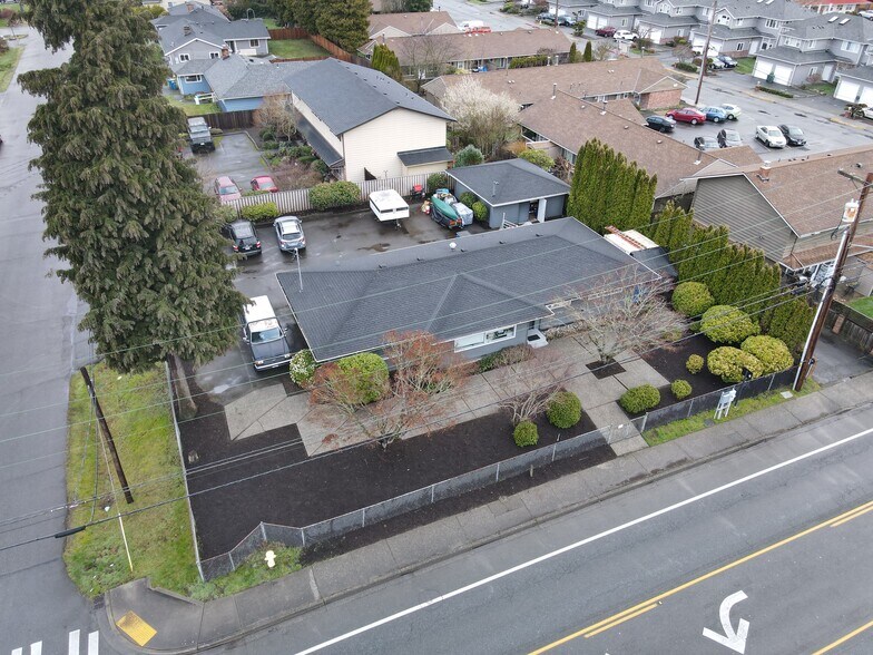 7729 212th St SW, Edmonds, WA à vendre - Photo du bâtiment - Image 2 de 2