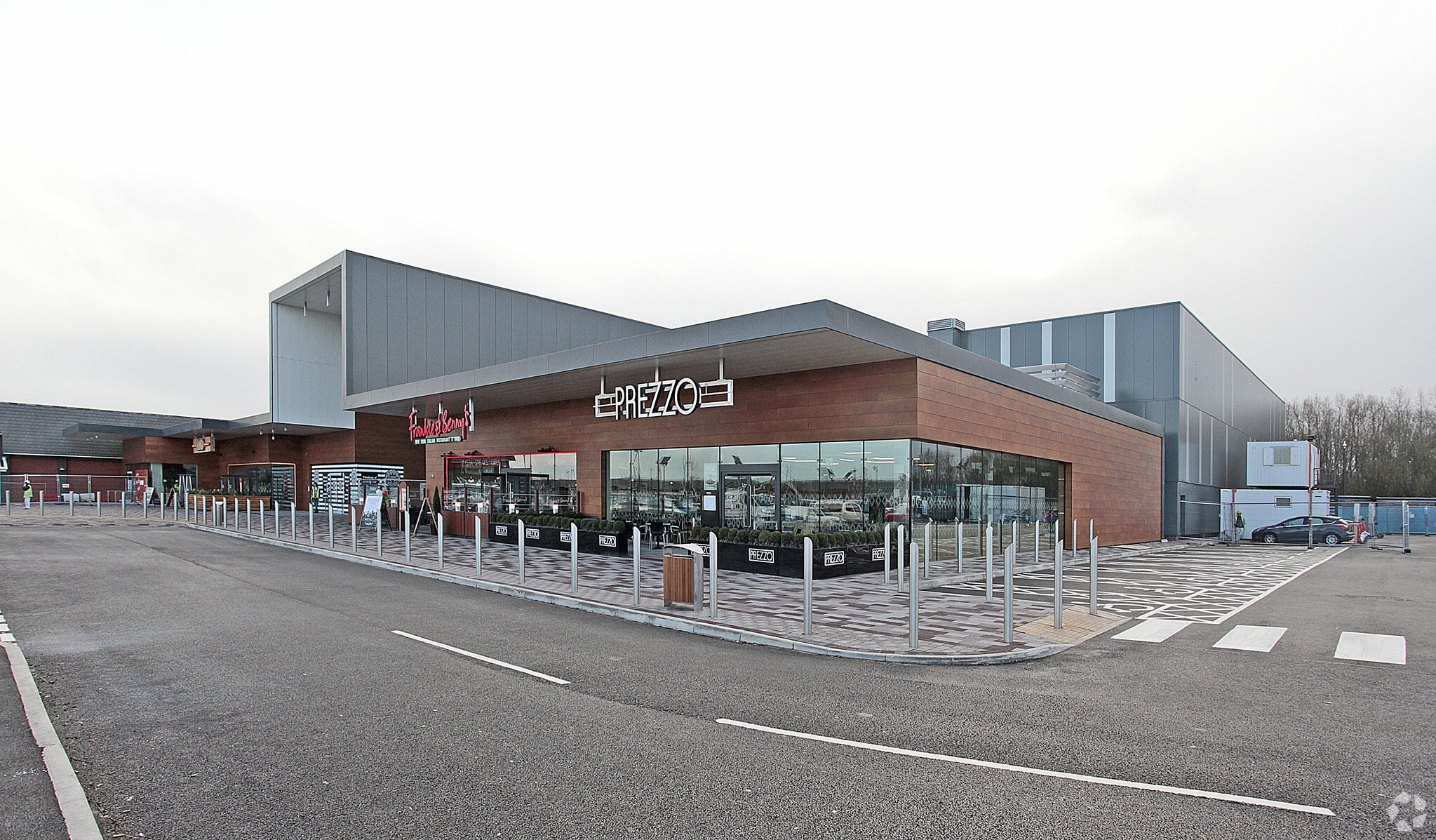 Broughton Shopping Park, Cheschire for lease Primary Photo- Image 1 of 3