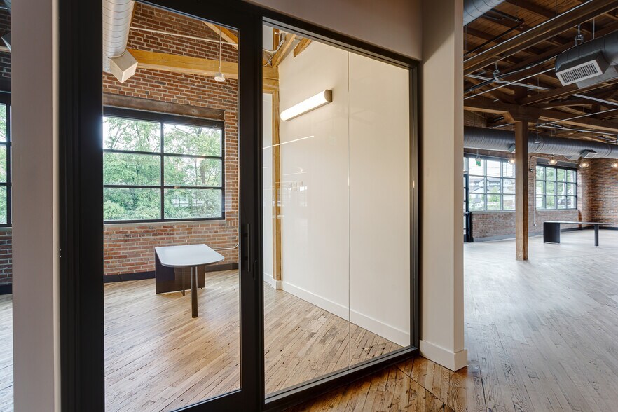706 19th Ave N, Nashville, TN à louer - Photo intérieure - Image 3 de 9
