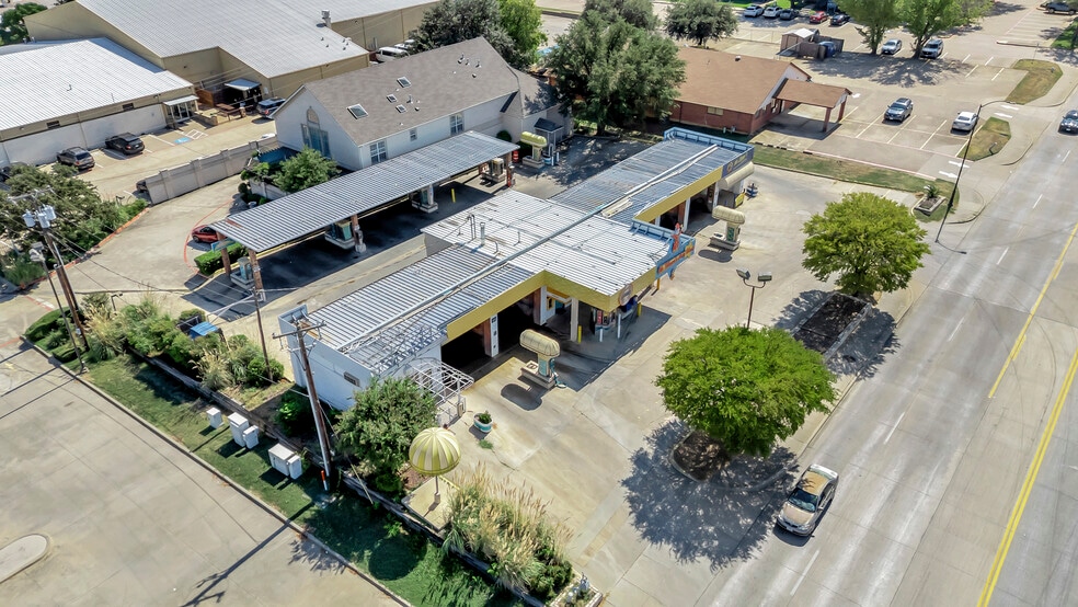 504 N Euless Main St, Euless, TX for sale - Building Photo - Image 1 of 116