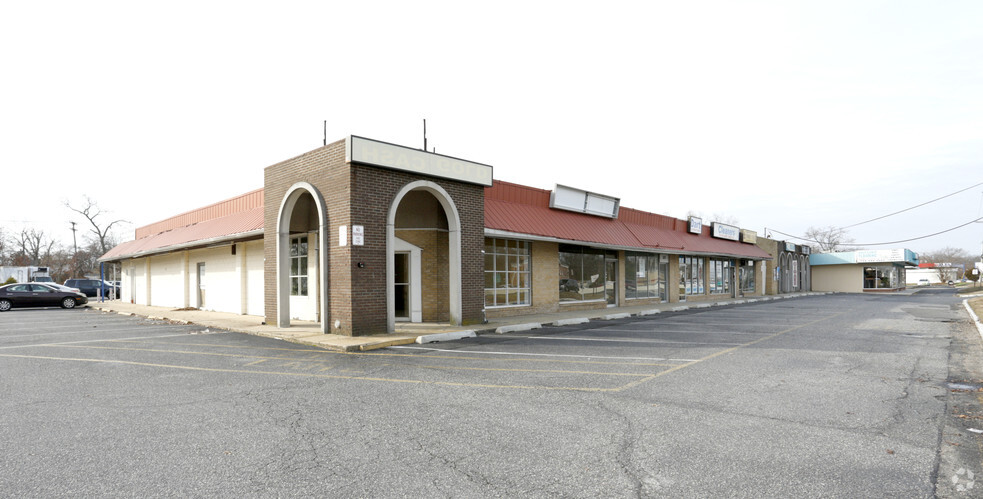 237 Route 37 W, Toms River, NJ for lease - Building Photo - Image 1 of 5