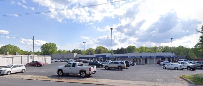 805 N Center St, Statesville, NC for lease - Primary Photo - Image 3 of 5
